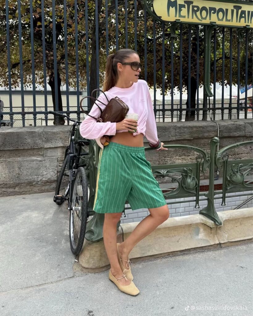 Bermuda esportiva é tendência e redefine o street style atual