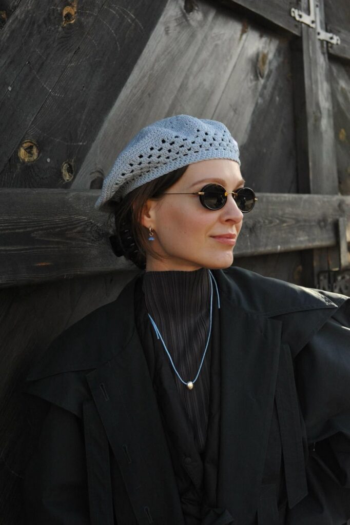 Tendência: Crochê Headpieces dominam o street style