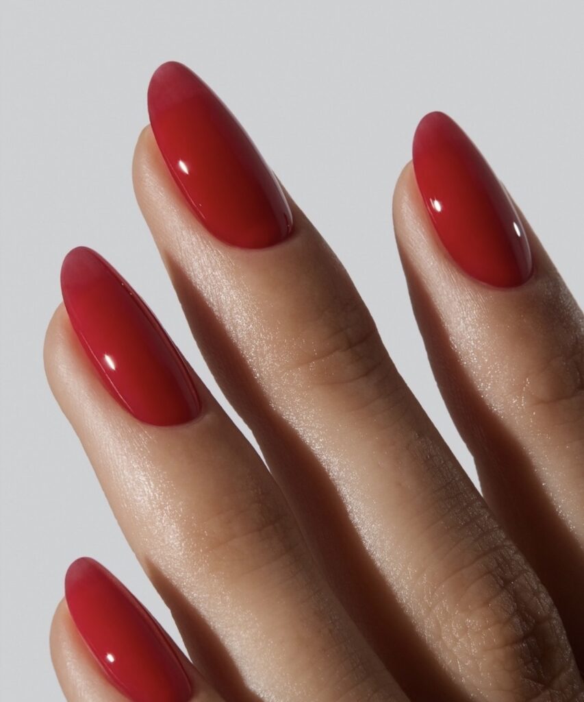 Cores de esmalte em alta que estão dominando a temporada 2026