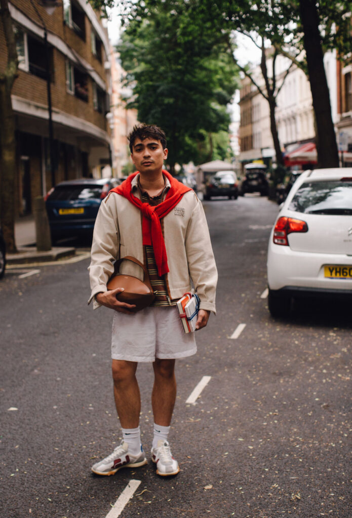 Handbags masculinas ganham destaque no street style masculino
