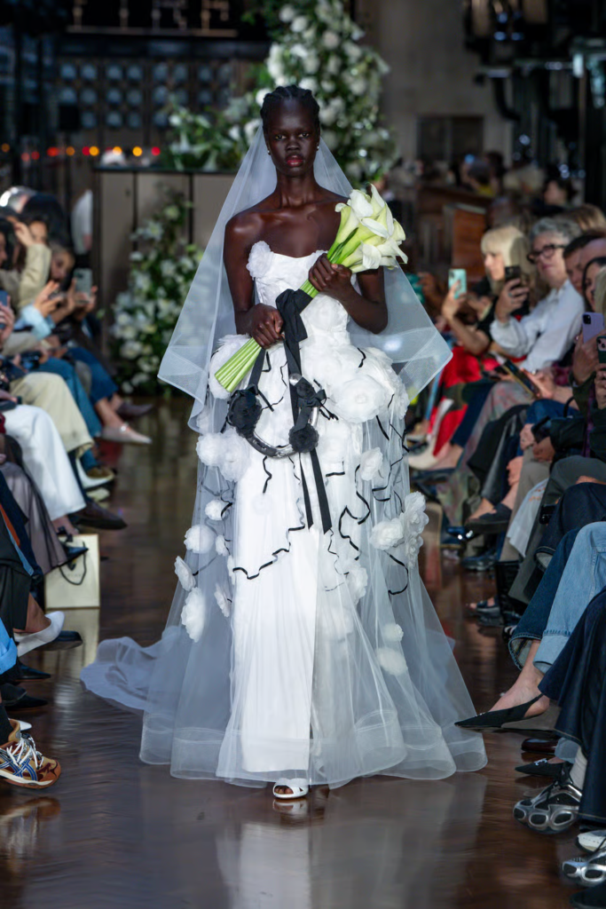 Calendário London Fashion Week 2026: veja o guia completo dos desfiles