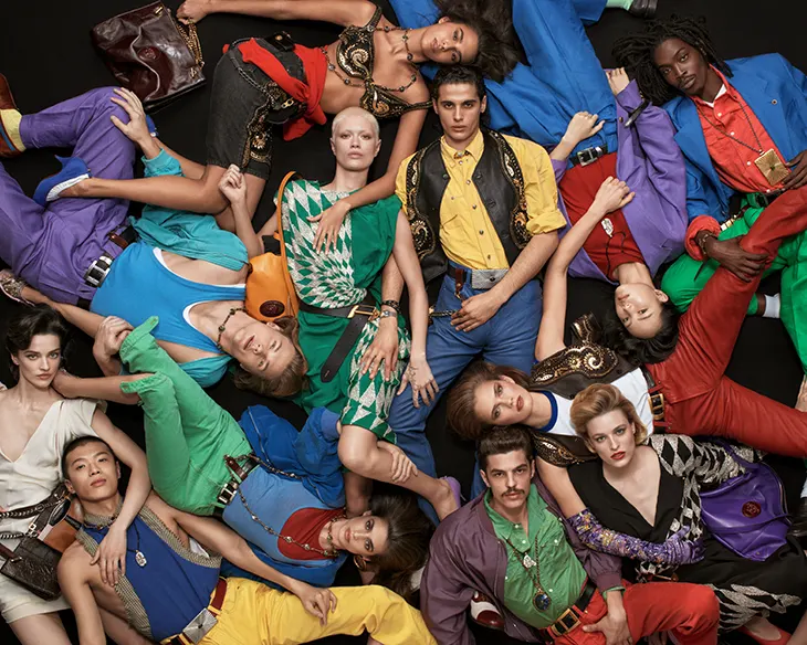 Versace apresenta nova campanha por Dario Vitale