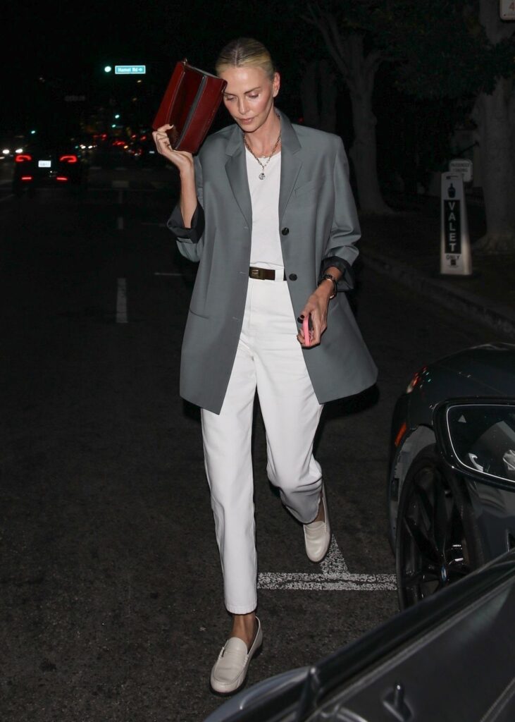 Look minimal chic anos 90 volta como super tendência na moda