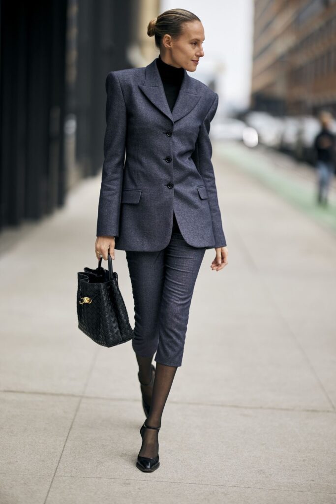 Look minimal chic anos 90 volta como super tendência na moda