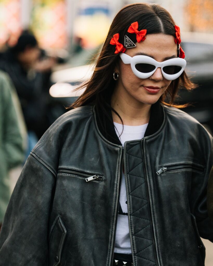 Acessórios de cabelo voltam como destaque no styling