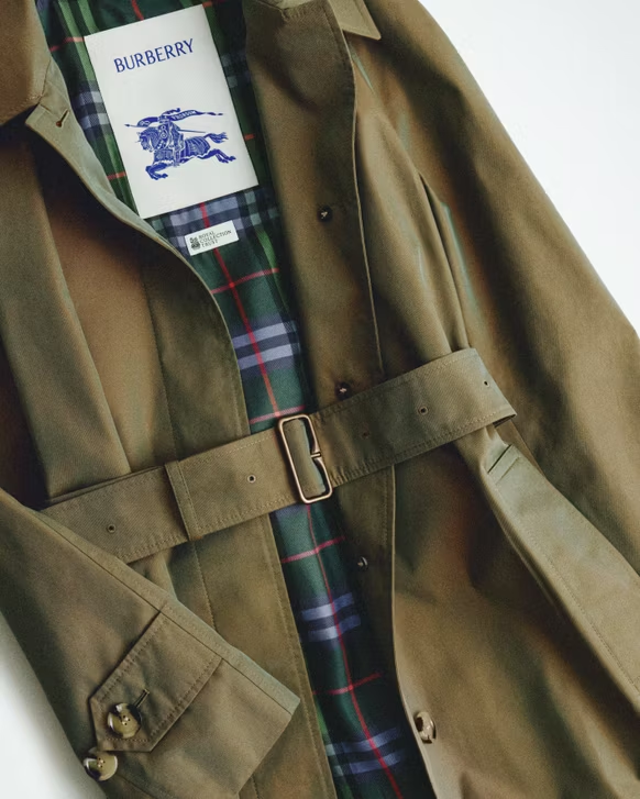 Burberry lança coleção inspirada na Rainha Elizabeth II