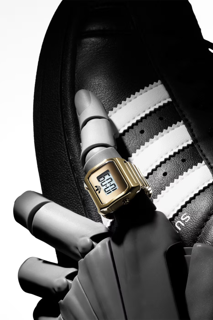 Adidas lança seu primeiro relógio em formato de anel
