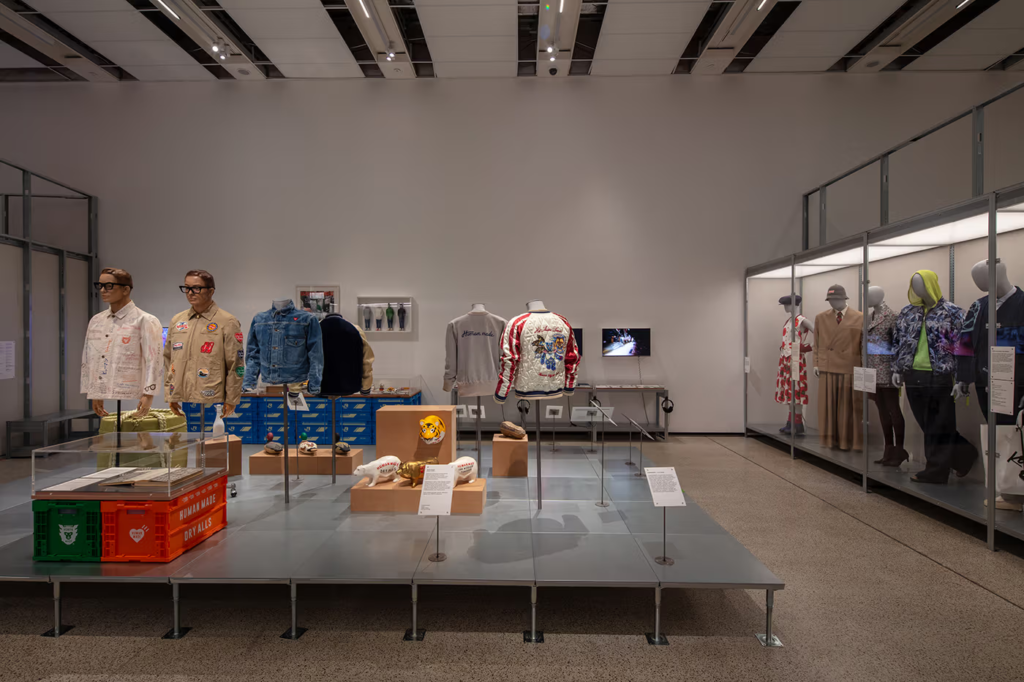 Exposição dos arquivos pessoais do artista NIGO em Londres