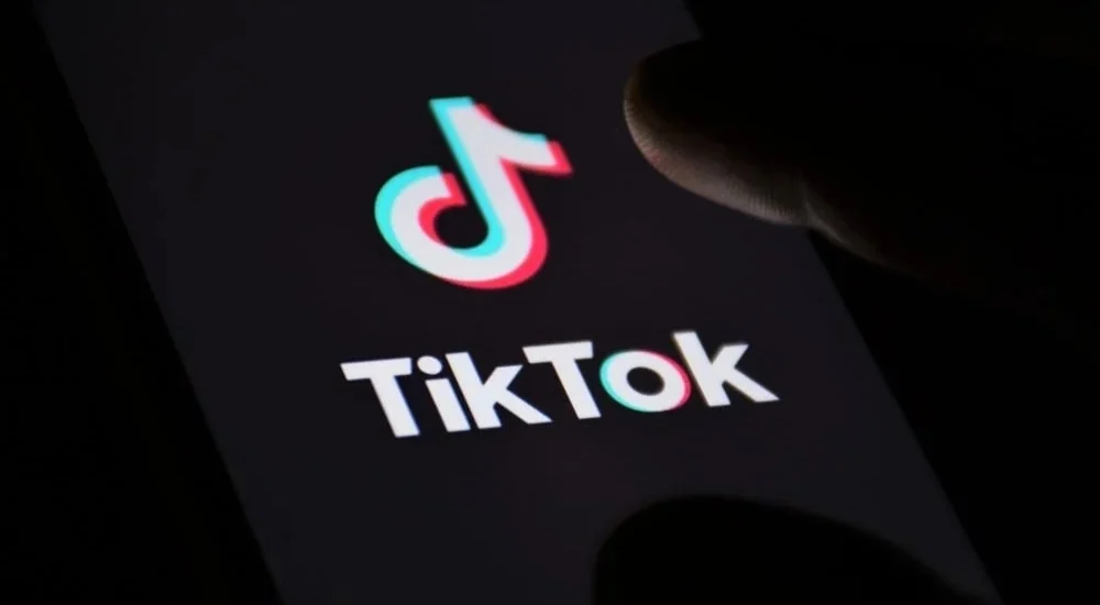 O FIM DO SCROLL GRATUITO: TIKTOK ANUNCIA ASSINATURA NO REINO UNIDO