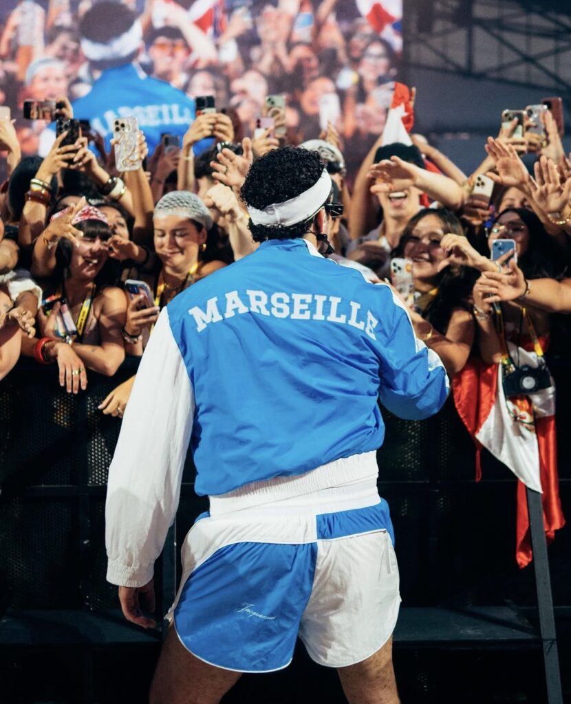 Jacquemus faz jaqueta especial para Bad Bunny