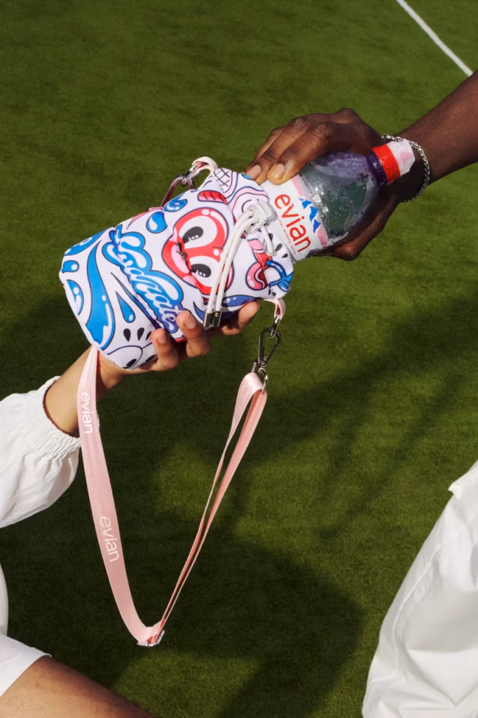 Evian celebra 200 anos com bolsa exclsuiva para Wimbledon