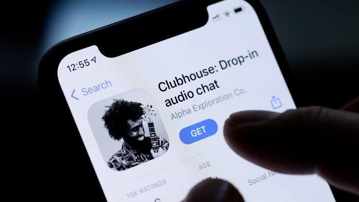 nova rede social clubhouse com conteudos em audio, apenas para convidados
