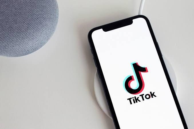 tiktok lança novo recurso que gera legenda automática para seus vídeos
