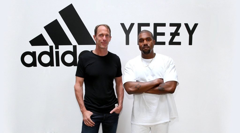 Adidas tem R$ 2,7 bilhões em produtos Yeezy encalhados no estoque