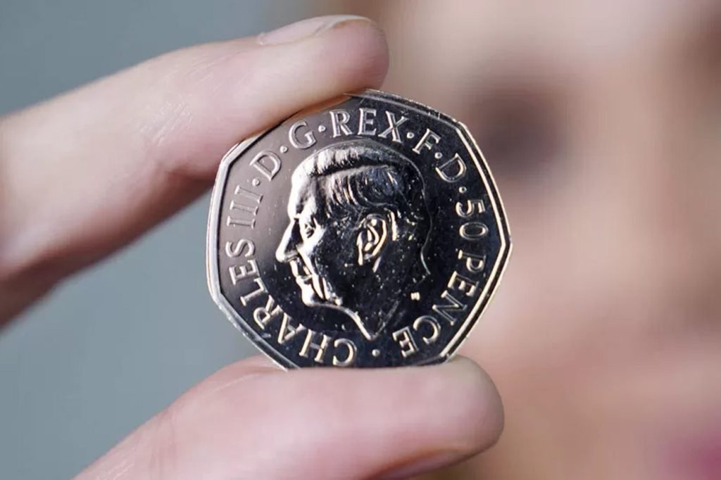 Reino Unido divulga novas notas de libra com o rosto do Rei Charles III