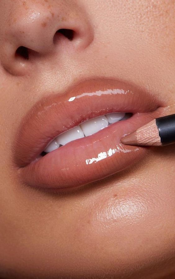 Juicy Lips: saiba como conseguir os lábios da moda com truques de make