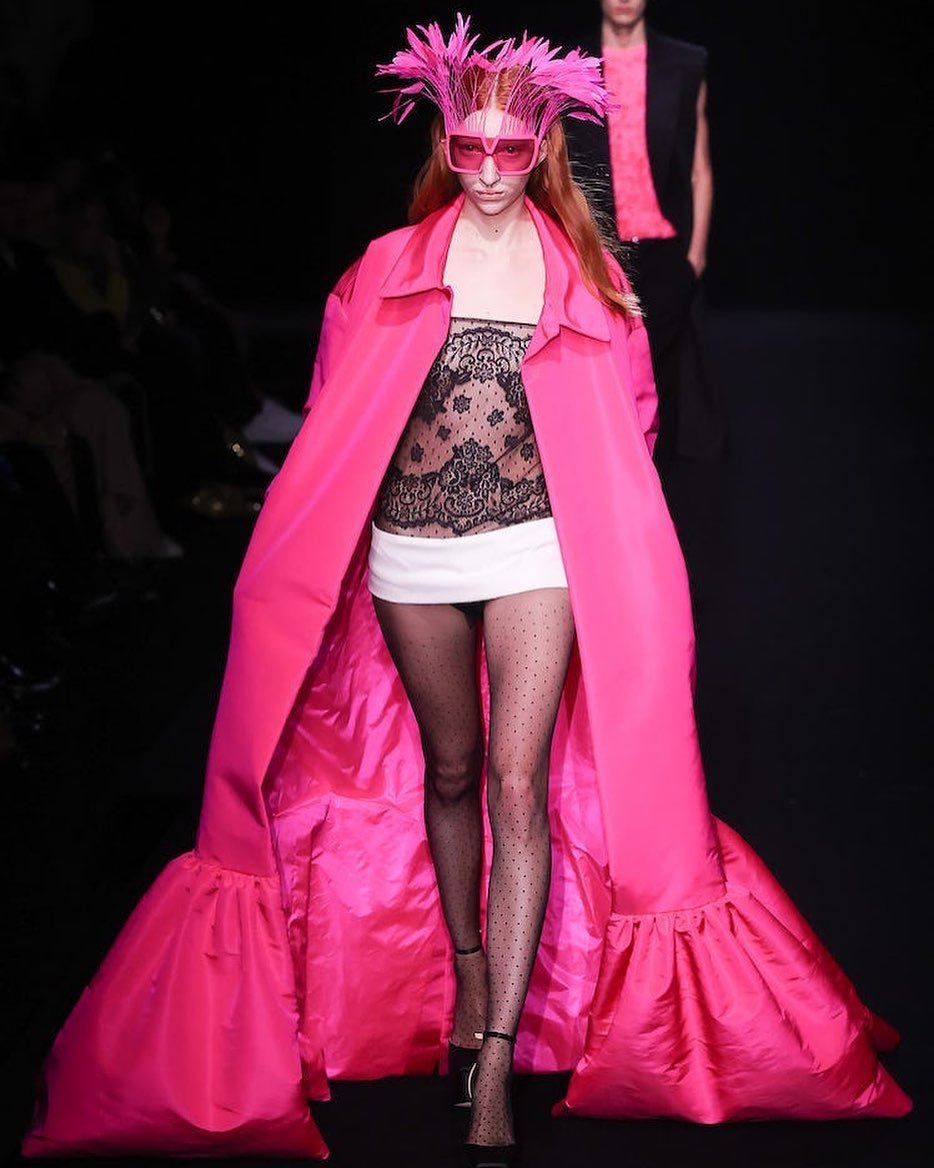 Valentino e Gianvito Rossi: Aquisições de Luxo Agitam o Mercado Fashion