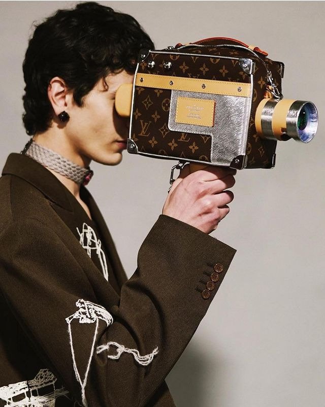 KidSuper cria bolsa da Louis Vuitton com câmera