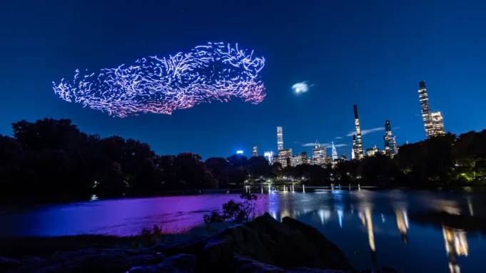 1.000 Drones Iluminados Pintaram o Céu do Central Park