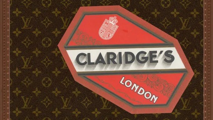 Claridge's e Louis Vuitton: Uma Colaboração Natalina Inspirada na Arte de Viajar