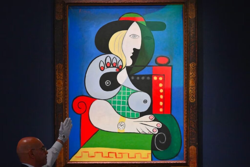 Pintura de Pablo Picasso, 'Femme à la Montre', quebra recordes em leilão e alcança $139 milhões na Sotheby’s