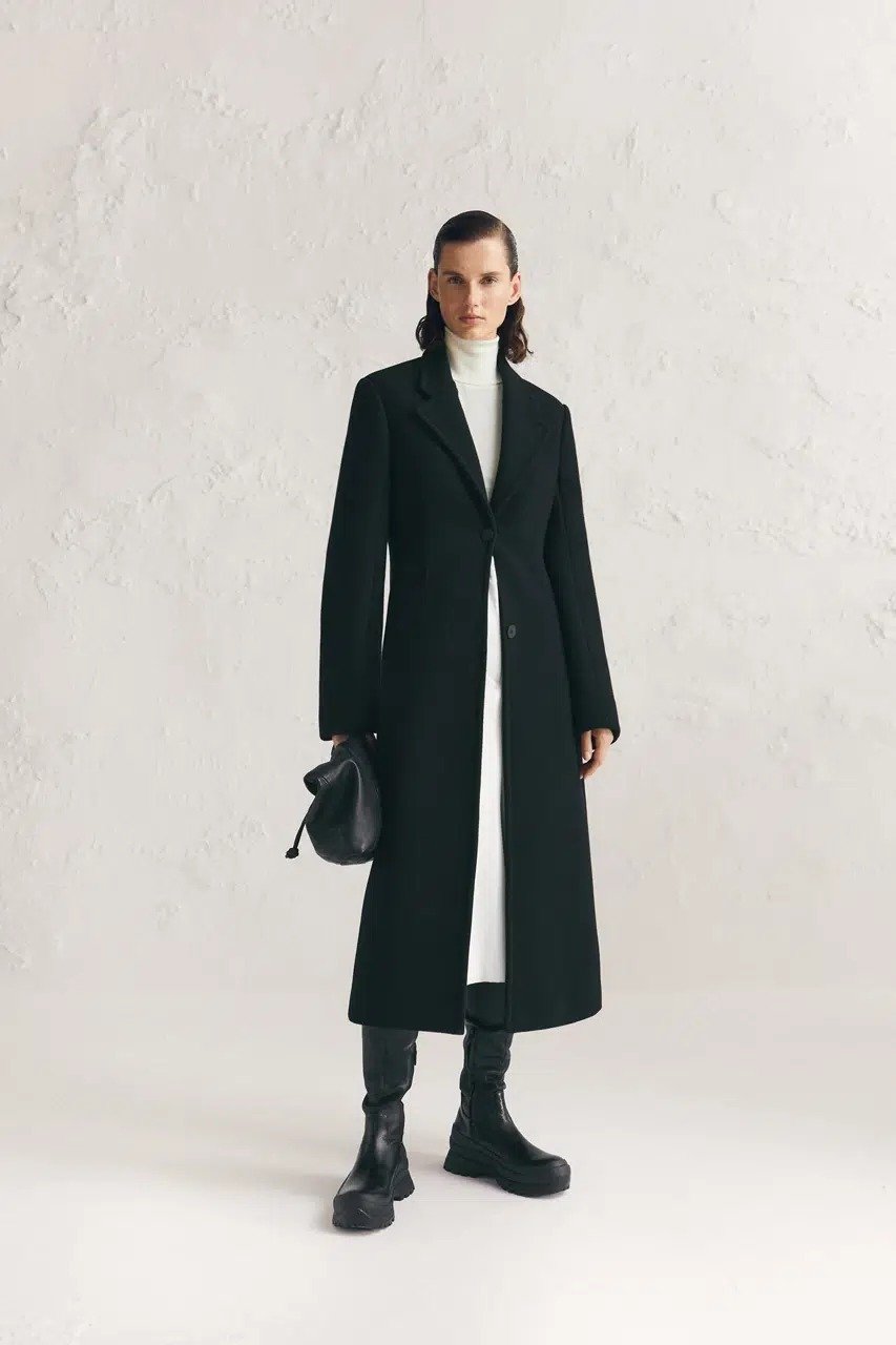 Zara e Studio Nicholson Revelam Colaboração Sustentável e Elegante para Moda Feminina