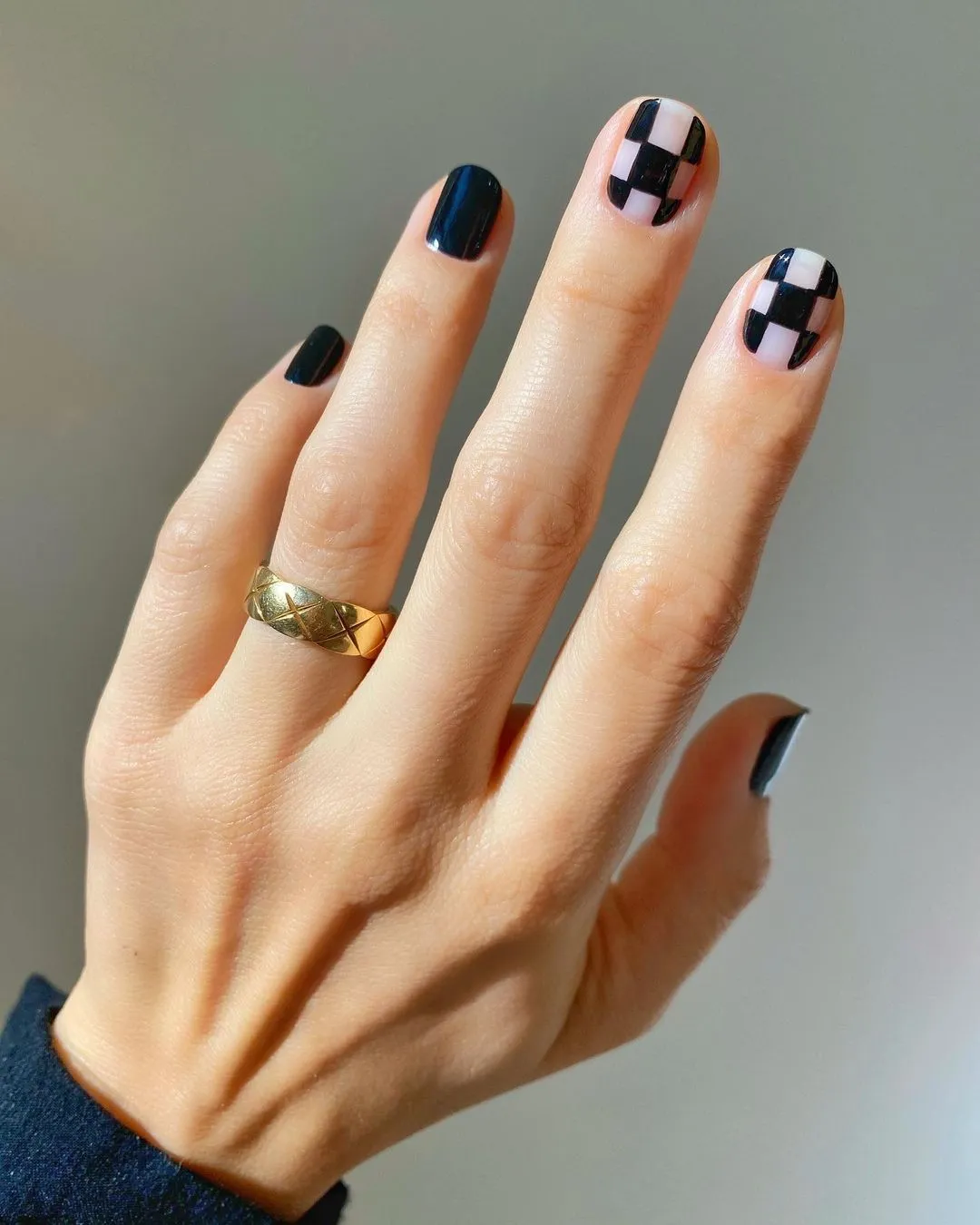 Nail Art 2024 : Conheça a tendência checkboard