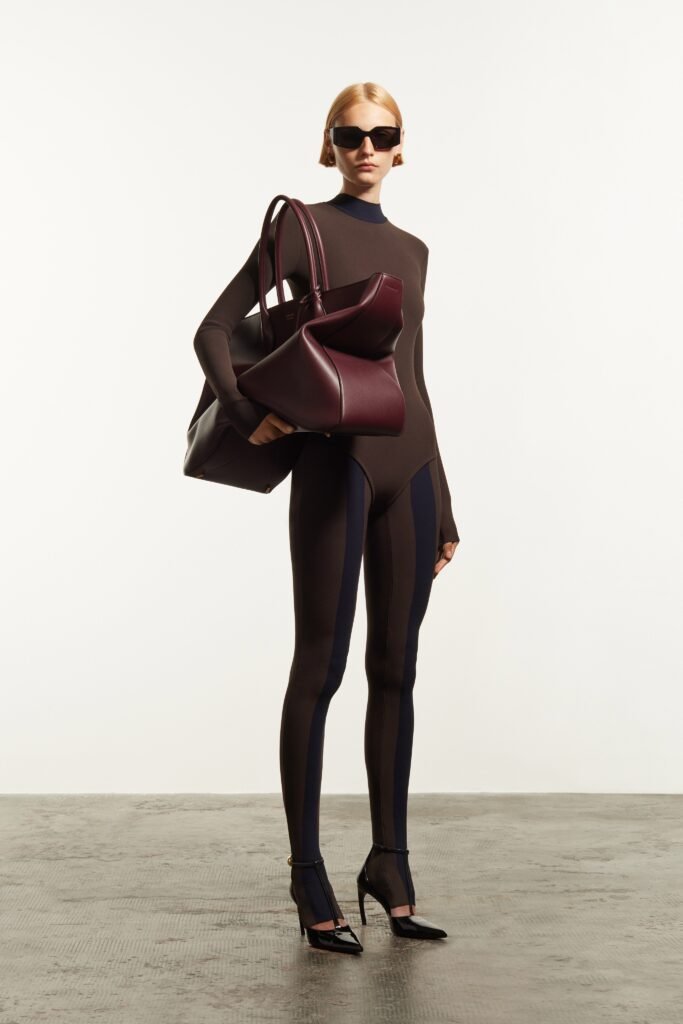 Tote Bag: uma tendência que se reinventa e caminha entre a praticidade e o luxo
