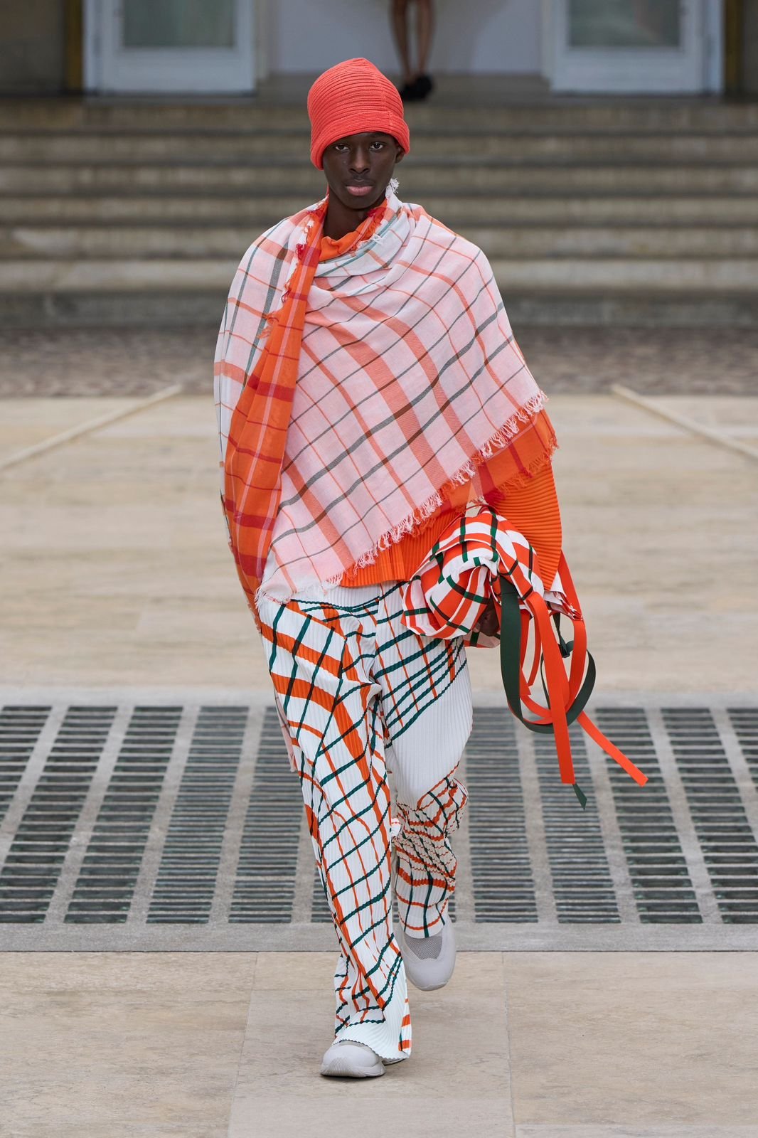 Paris Fashion Week 2025: Conheça a Coleção Serena e Adaptável de ISSEY MIYAKE