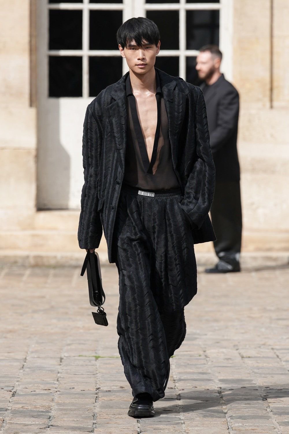 Paris Fashion Week 2025: LGN Louis Gabriel Nouchi Reinventa a Elegância Masculina