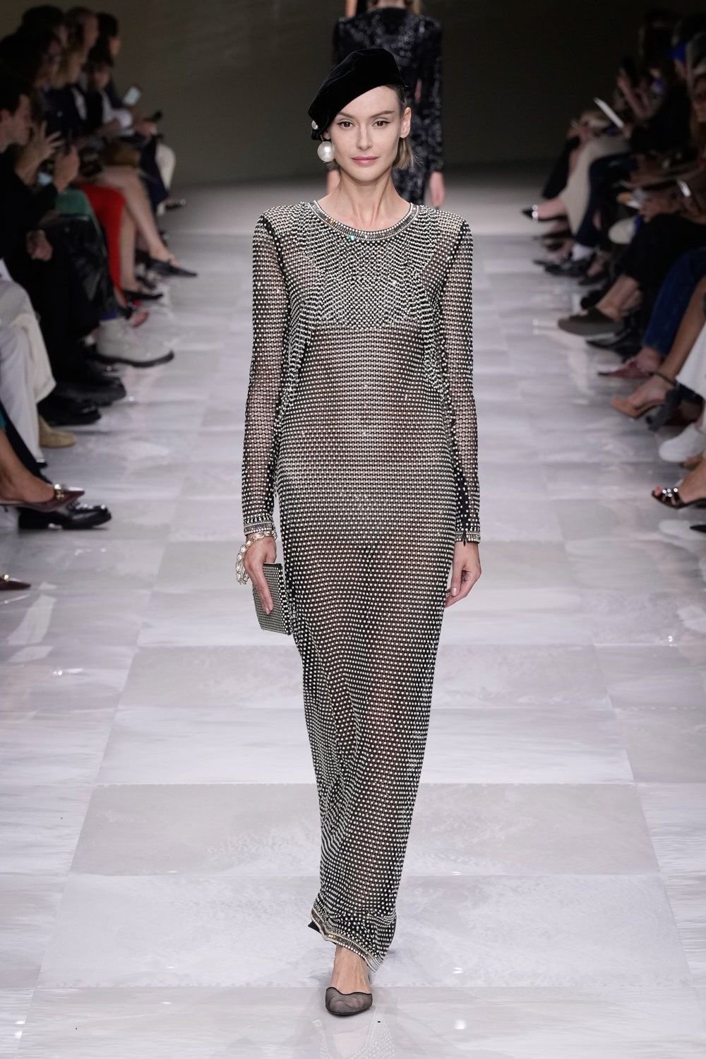 Paris Haute Couture: Giorgio Armani Privé mostra Elegância e Identidade na Alta Costura