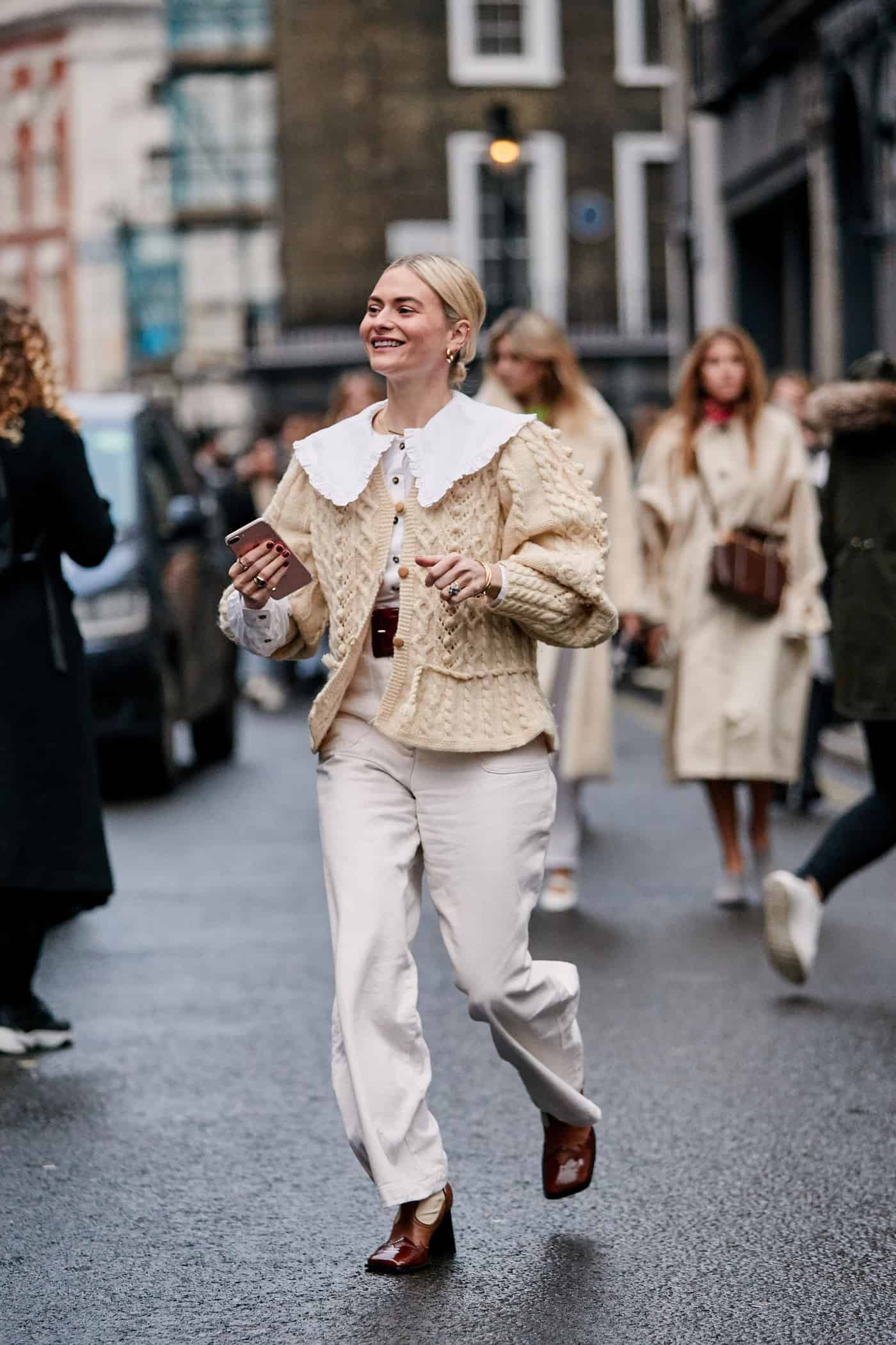 A Elegância Atemporal da Gola Bordada: Como Incorporar Essa Tendência no Seu Guarda-Roupa