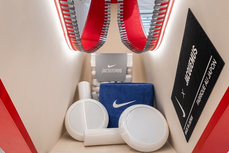 Nike e Jacquemus abrem pop-up Wonder Room com roupas esportivas