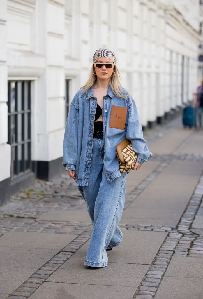 Conjunto All Jeans: Como Usar a Tendência Que Nunca Sai de Moda