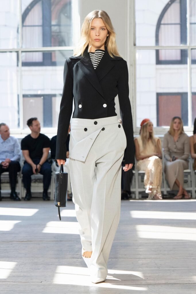 New York Fashion Week 2024: A Proposta Minimalista e Elegante da Proenza Schouler