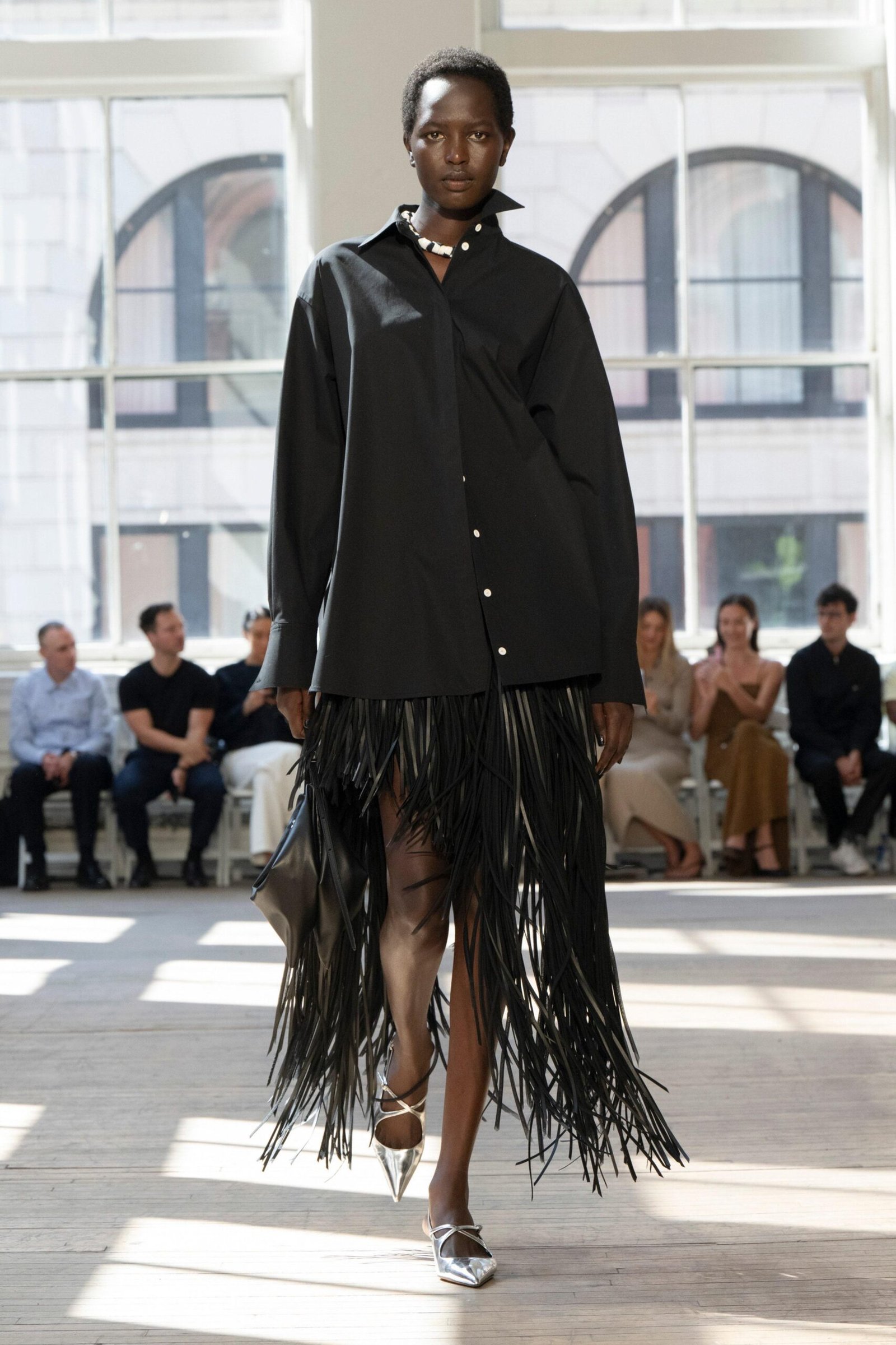 New York Fashion Week 2024: A Proposta Minimalista e Elegante da Proenza Schouler