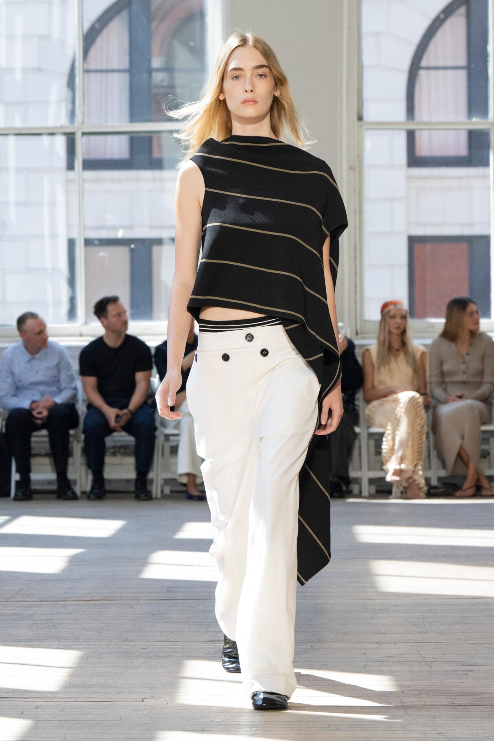 New York Fashion Week 2024: A Proposta Minimalista e Elegante da Proenza Schouler