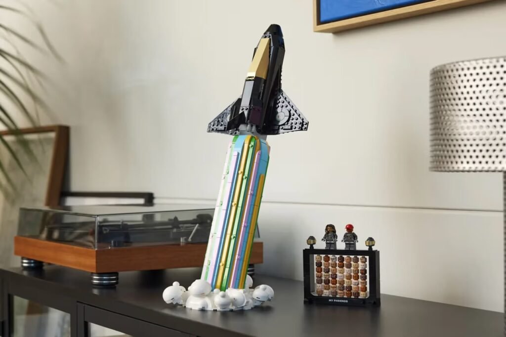 Pharrell Williams Lança Nave Espacial LEGO 'Over the Moon' Inspirada em Memórias de Infância