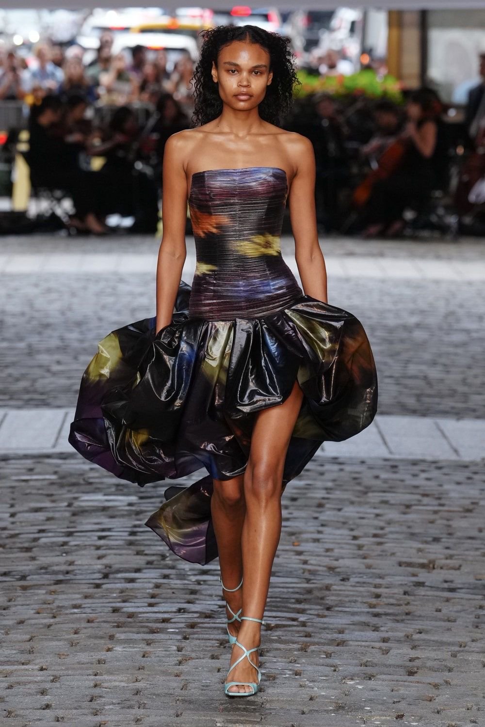 Prabal Gurung na New York Fashion Week 2025: Elegância Descomplicada para o Verão