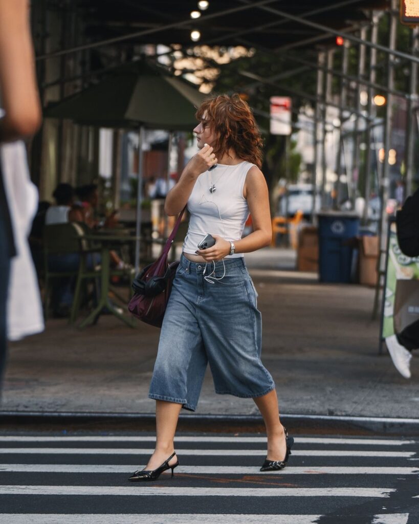 jorts tendência para o verão 2025, inspirações de looks com jorts.