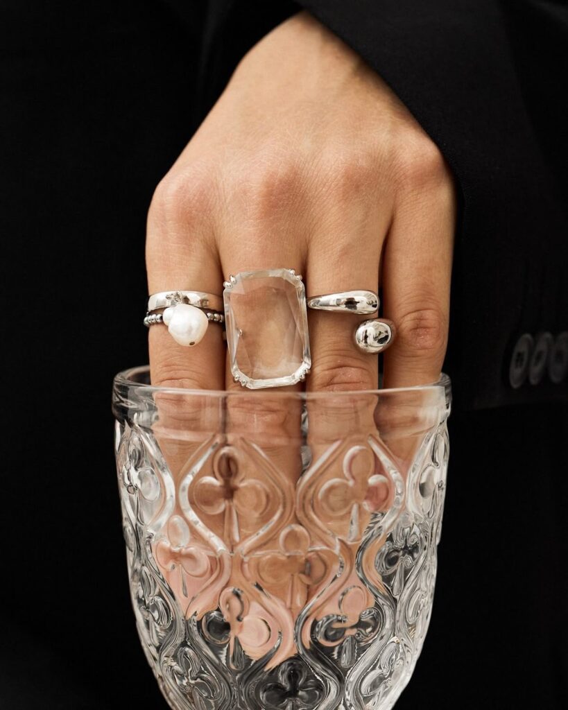 Como usar múltiplos anéis? Abrace a tendência Multiple Rings com estilo