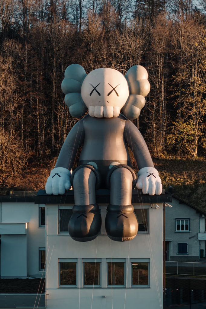 COMPANION de 11 metros do projeto KAWS: Holiday.