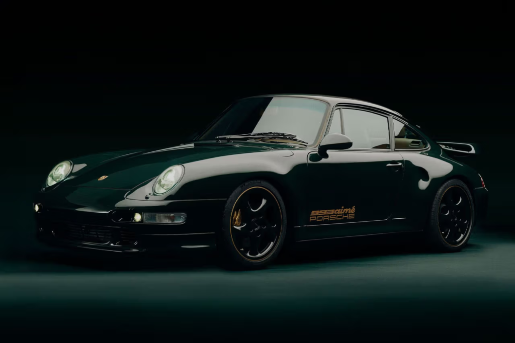 Aimé Leon Dore e Porsche apresentam o Personalizado 993 Turbo em Verde Mulberry.