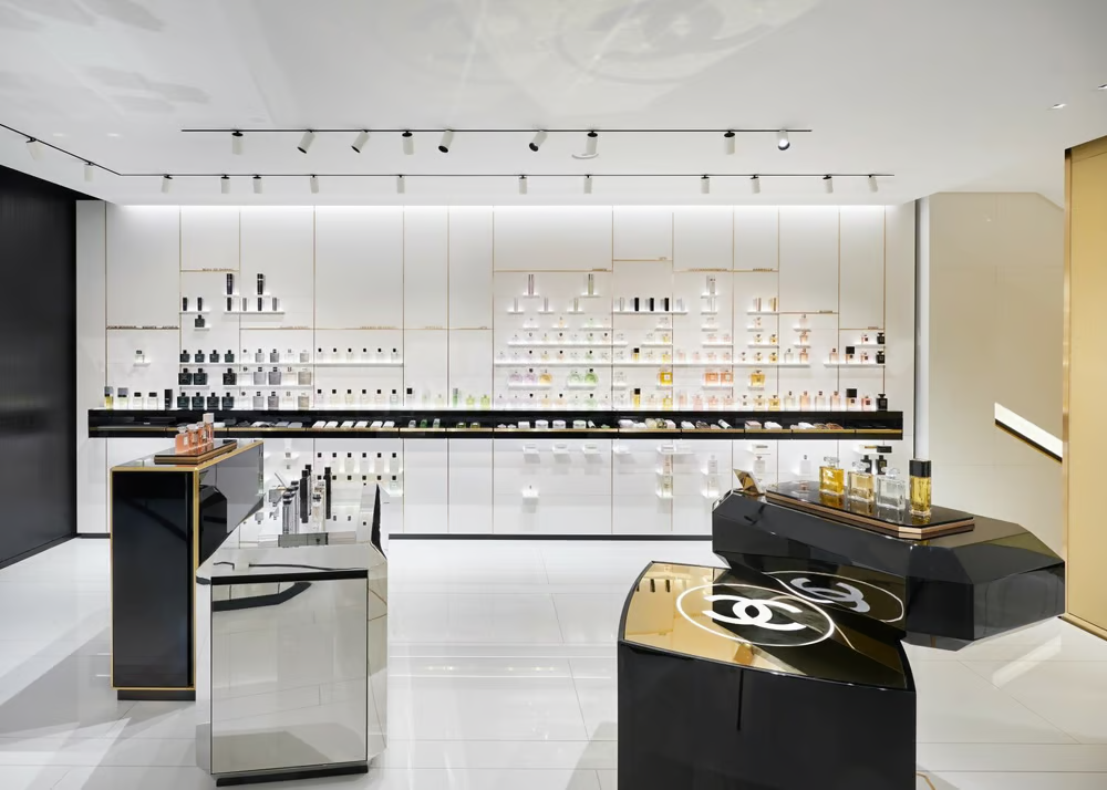 Chanel abre sua primeira Boutique de beleza em Paris: Maison de Beauté Chanel.