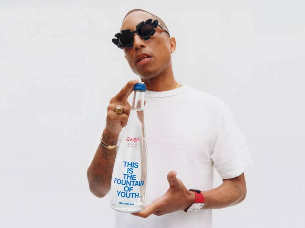 Campanha Pharrell Williams e Humanrace, colaboração com a Evian para ‘The Fountain of Youth’.