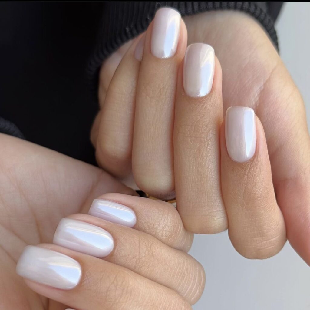 inspirações de unhas minimalistas.