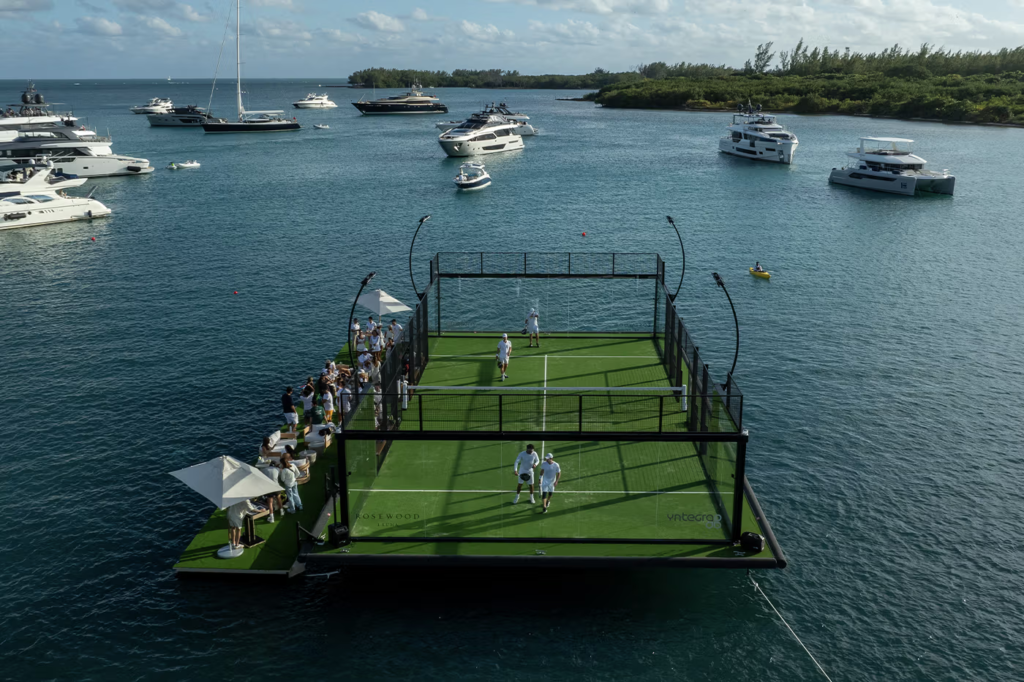 Miami inaugura Primeira Quadra Flutuante de Padel do mundo.