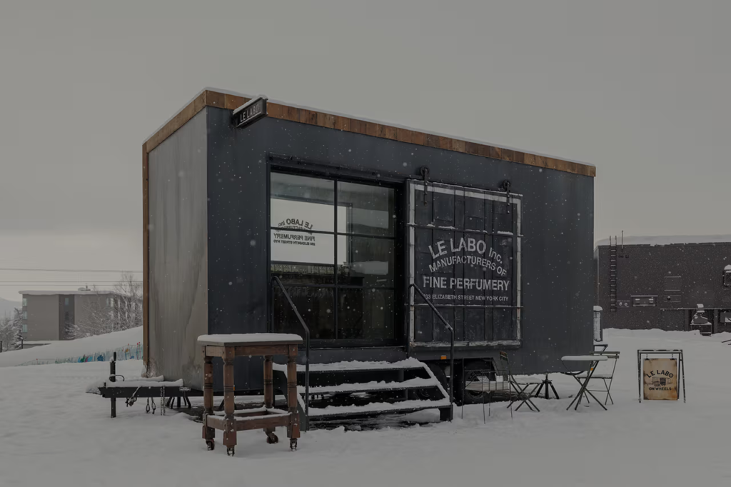 Pop-up Truck Le Labo On Wheels chega a Niseko, Hokkaido.