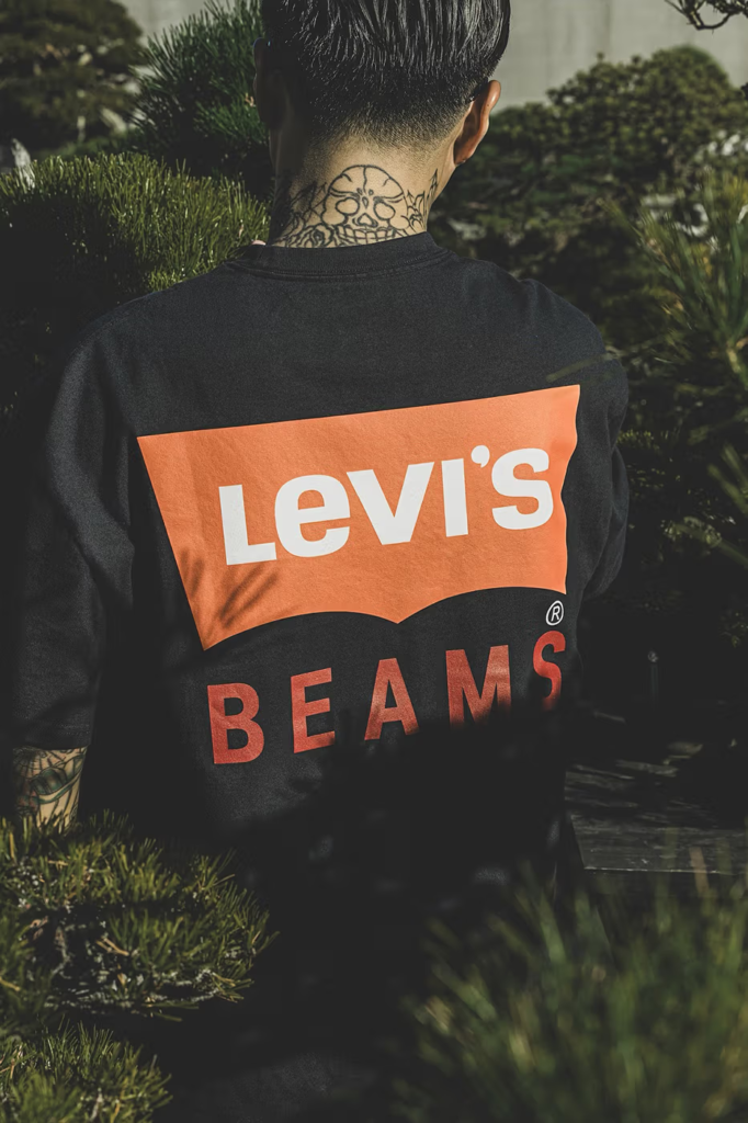 Peça da collab Levi's e BEAMS da coleção "Super Wide Collection".