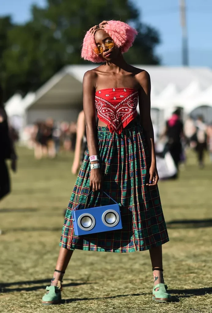 inspirações para montar seu look top lenço e entrar na tendência.